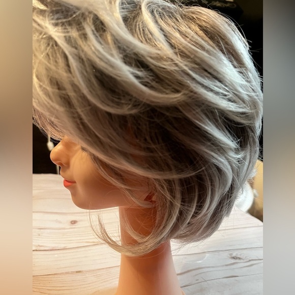 Women Synthetic Hair Short Layered Curly with Bangs Silver Grey Wig None Lace - Picture 8 of 11